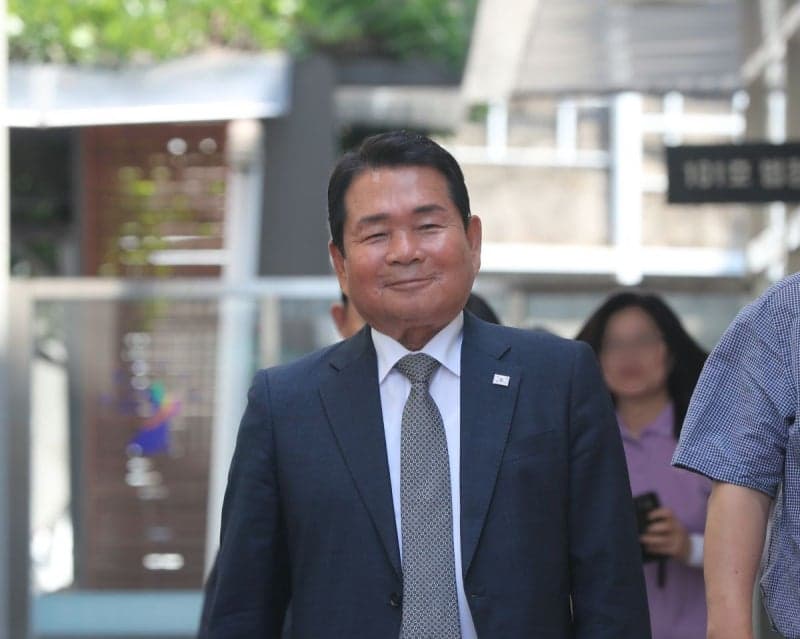 '불법 선거운동 혐의' 신경호 강원교육감, 항소심도 징역형의 집유 선고…당선무효 기로