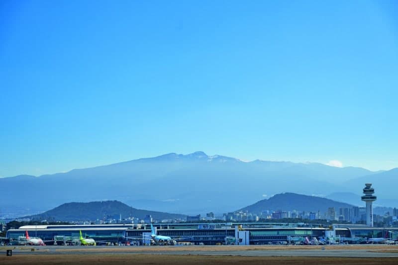 “항공기 이착륙 중단 막자”…제주공항, 관제권 밖까지 불법드론 감시망 확대