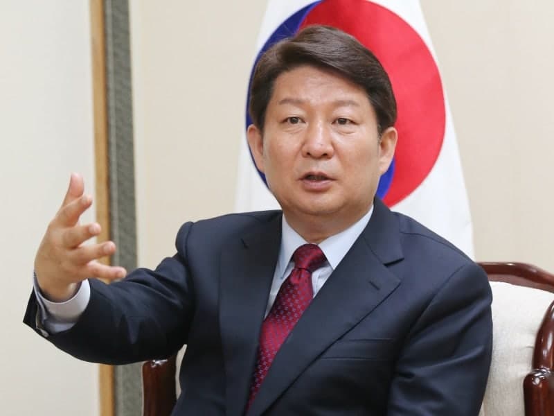 권영진 "장동혁, 당 망치는 일 하고 있어…사퇴 안하면 당 수렁으로"