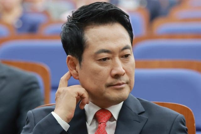 여야, 선거 책임·당권 경쟁으로 내홍 심화