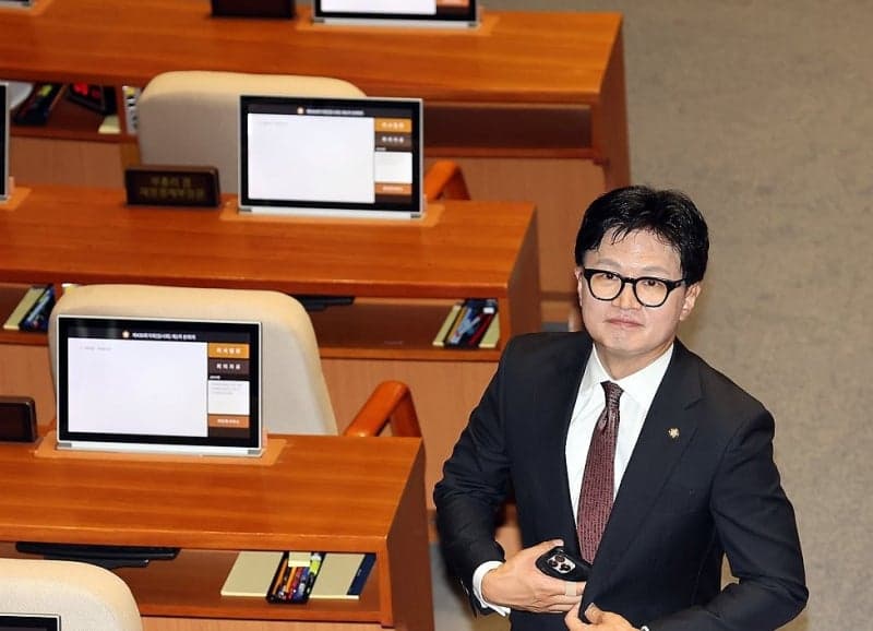 한동훈 "투표용지 인쇄 축소 보고받은 위철환 탄핵해야…野, 감싸지 마라"