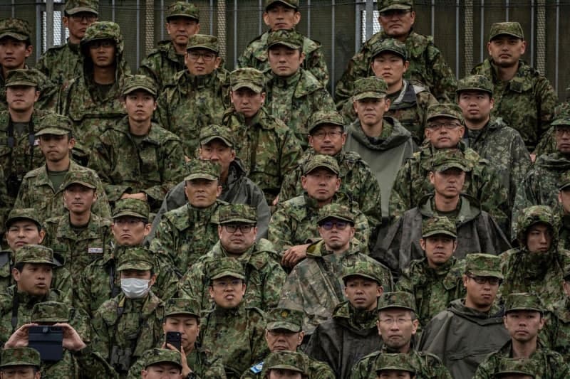 인력난 시달리던 일본 자위대, 6년 만에 신규 채용 1만1천여명으로 증가