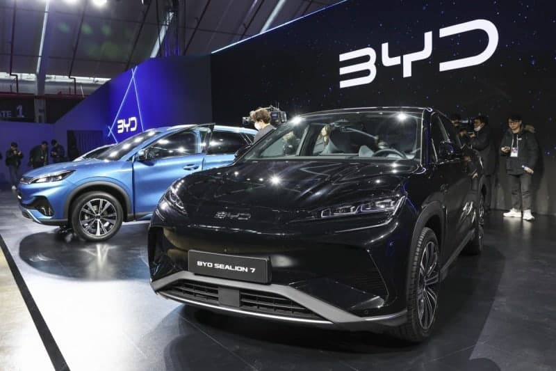 BYD, 'PHEV'로 현대차·기아 빈틈 뚫는다…"전기로만 77㎞ 주행, 30분 급속충전"