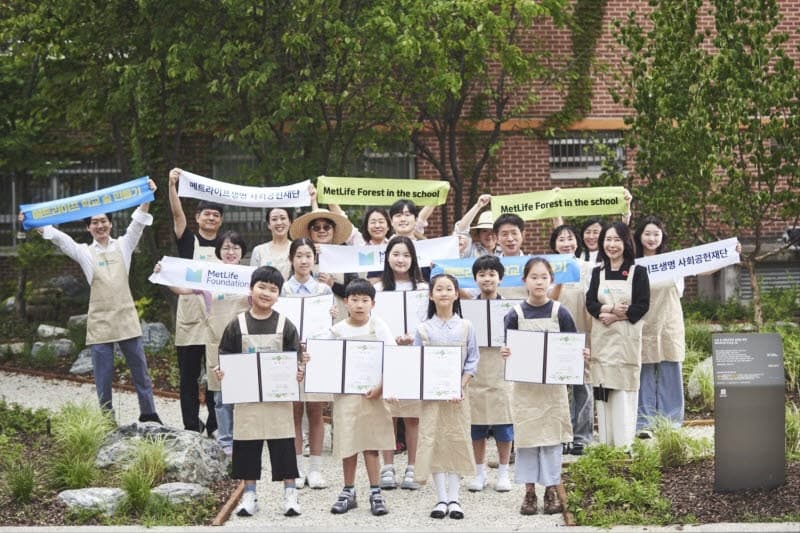 메트라이프생명 사회공헌재단, 서울 쌍문초에 '학교 숲 3호' 조성해 생물다양성 보전