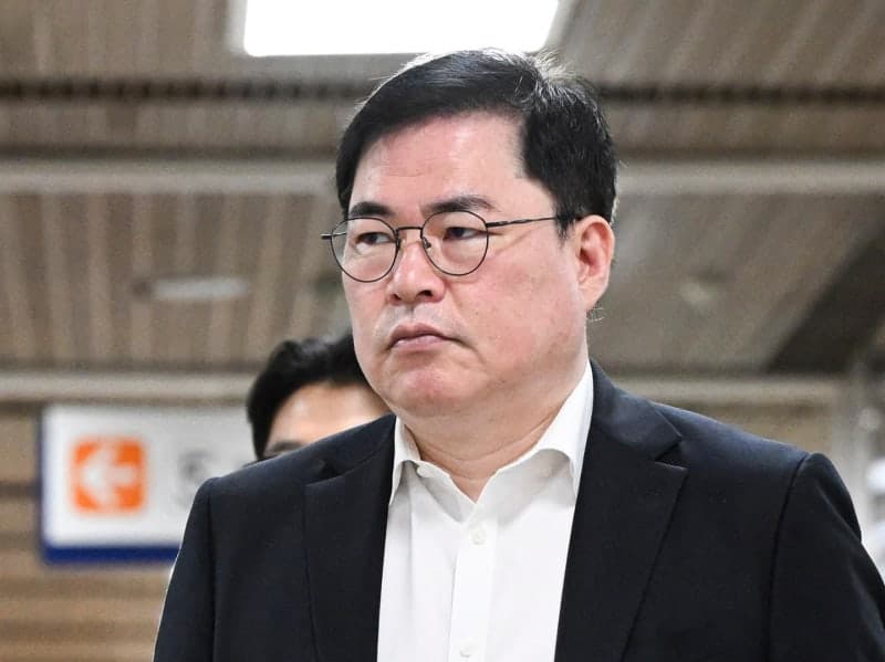 '대장동 키맨' 유동규, 정진상 재판 또 불출석…법원 "구인영장 발부"