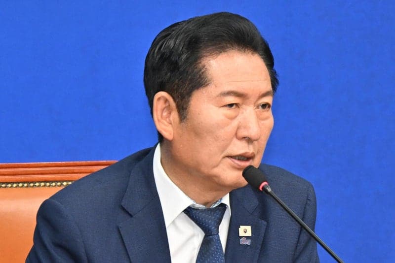 정청래, '친청-친석 악의적 갈라치기' 반박… 李대통령 귀국길 마중하며 당청 불화설 진화 나선다
