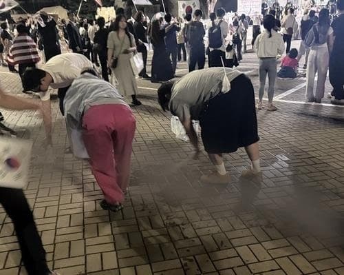 "안에서 사람이 죽고 있다" 잠실 개표소 시위 현장서 흉기 자해 소동…경찰에게 제압