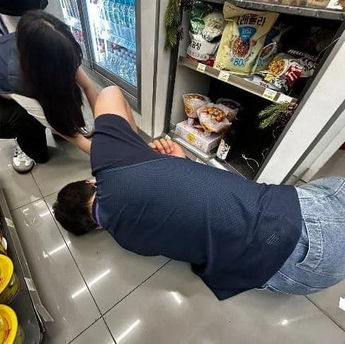 "포기해도 돼요" 만류에도…인천공항 직원의 행동에 日 관광객 "가슴 뭉클"
