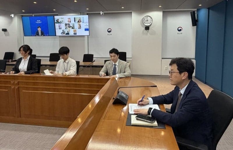 외교부, 호르무즈 해협 한국 선박 안전 점검 및 통항 지원 논의