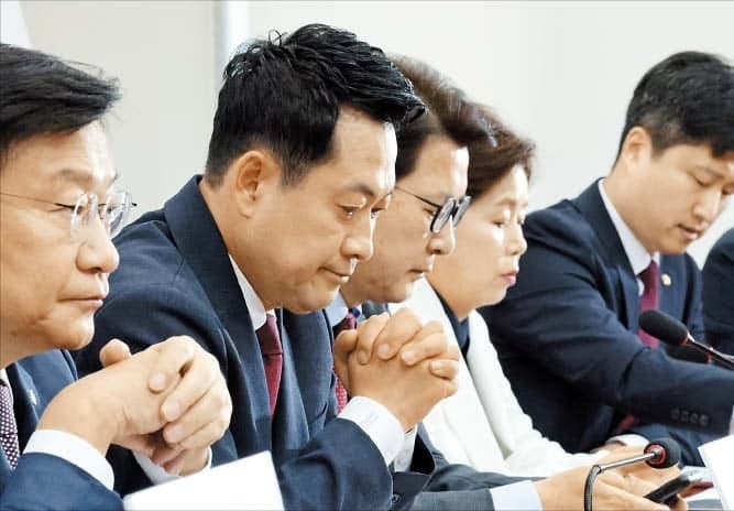 장동혁 응급실행…“선관위 사태 대응이 먼저” 사퇴론 탄력 못 받아