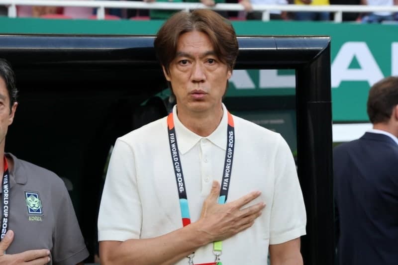 홍명보 "결과 아쉽지만 선수들 최선 다해…고개 숙일 필요 없다"
