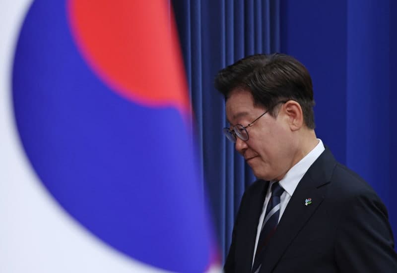 李대통령 "첫째도 물가, 둘째도 물가…가용수단 총동원하라" "선관위 사태, 헌법 개정 적극 검토"