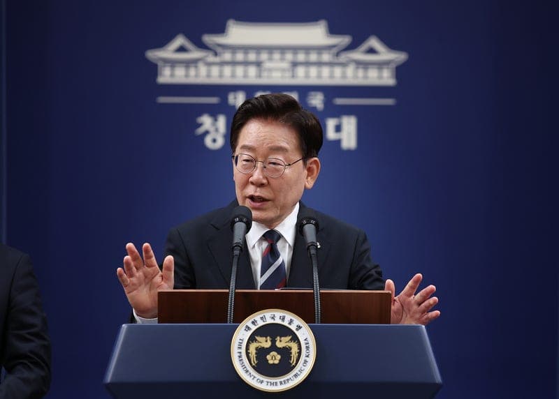 이 대통령, 교황에 DMZ·방북 요청…"적극 고려·추진해보겠다" 답