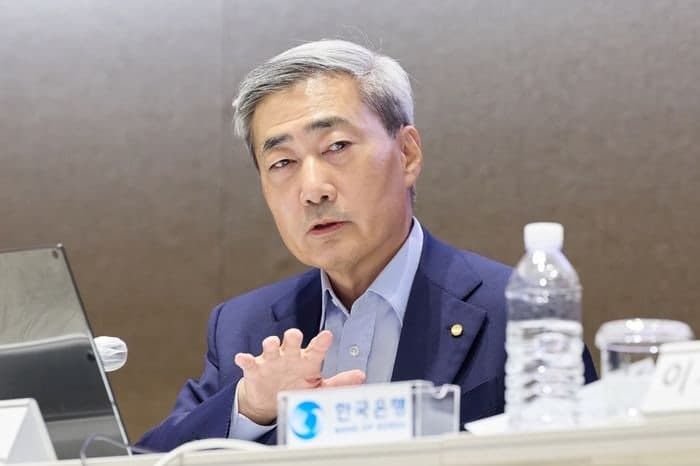 한은 총재 "올해 성장률 전망치 2.6%서 상향 조정될 것"