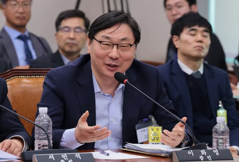 이화영 '연어 술파티 위증' 징역 4개월…정치자금법 무죄