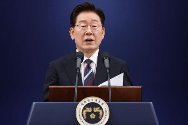 李 “선거일 기점 지지율 폭락 엄중 수용… 與 원수 싸우듯 말라”