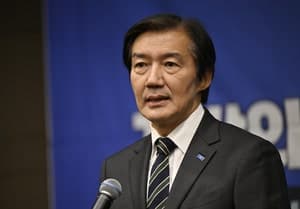 유시민 떠난 노무현재단에 조국 "100만 원 후원"