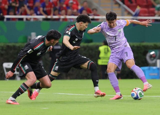 손흥민 조기 교체 논란, 홍명보 감독의 '용병술'이 '무리수'로…외신도 '갸우뚱'