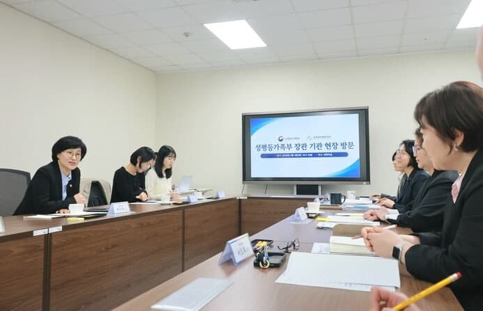 성평등가족부, 양육비 안 낸 부모 166명 제재…운전면허 정지, 출국금지 등 조치