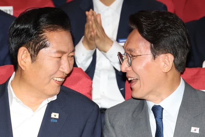 '정청래 사퇴·김민석 등판' 초읽기...당권 경쟁 서막 올랐다