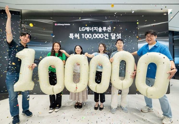 LG엔솔, 배터리 업계 최초 글로벌 특허 10만건 넘어 "세계 배터리 기업 최초"