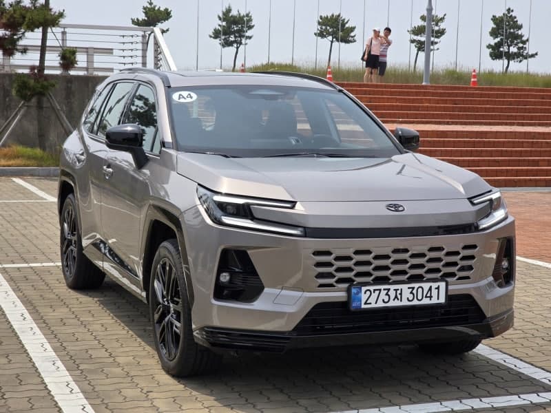 “평일엔 전기차, 주말엔 하이브리드”…토요타 올 뉴 라브4 PHEV, 기대 이상 가속성능