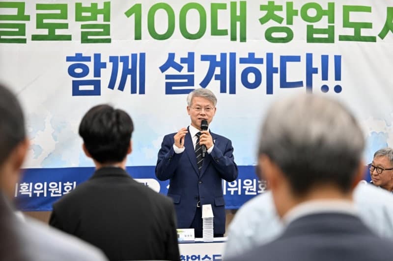 민형배 인수위 "동부·무안·광주 세 곳 모두 주청사…균형 운영할 방침"