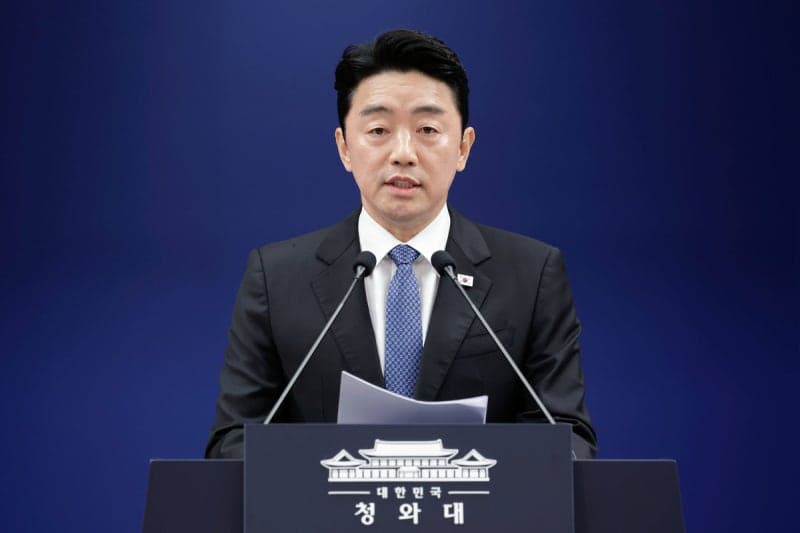 강훈식 비서실장 "반도체 호황 초과세수, 미래세대 사업 집중 투자"