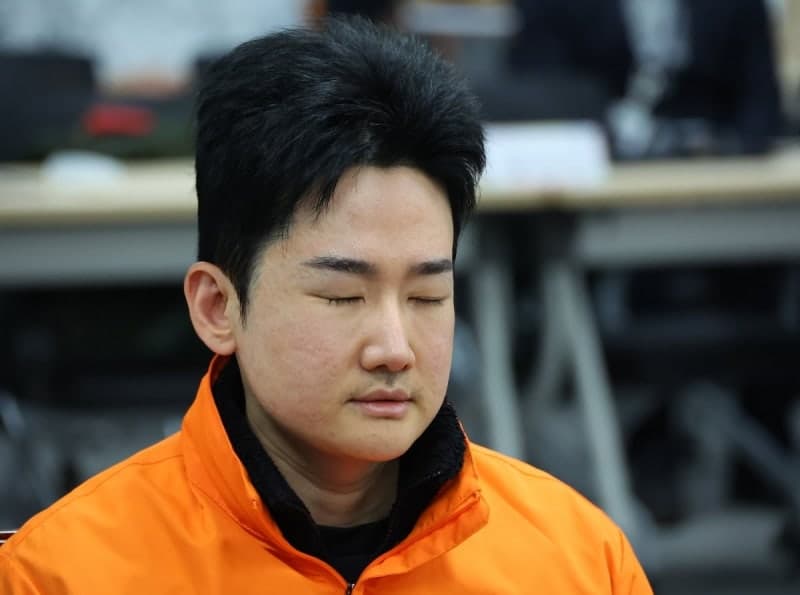 정이한 '피습 자작극 의혹' 일파만파…학력·경력 이어 '아빠찬스' 논란까지 확산