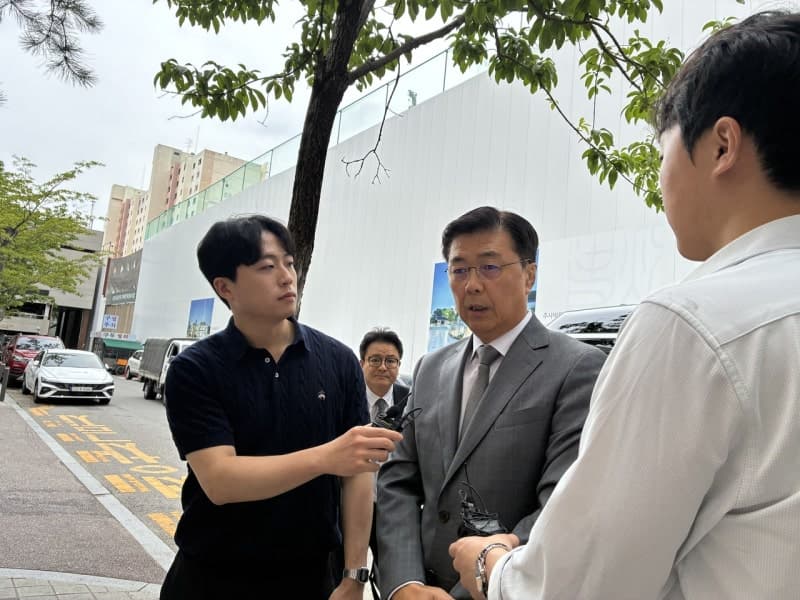 종합특검, 'CIA에 계엄 정당화 메시지' 의혹 홍장원 3차 소환…"단단히 오해" 전면 부인