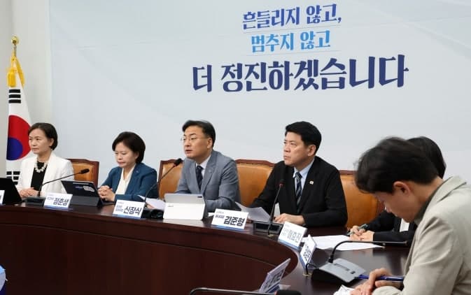 혁신당 "李대통령 지지도 하락, 檢개혁 의지에 대한 국민적 의구심 때문"