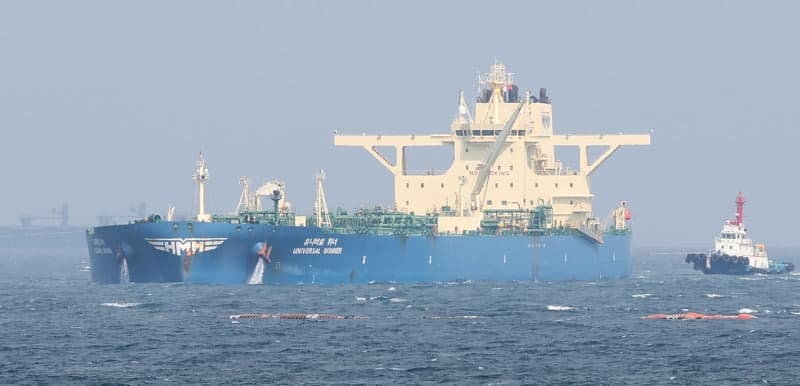 호르무즈 해협, 韓 선박 2척 통과…미·이란 종전 합의 첫 사례