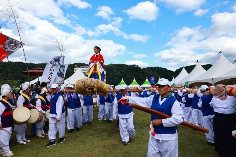1,300년 이어온 향토문화축제 '제8회 군위 장군 단오축제' 성료…1500여명 발길