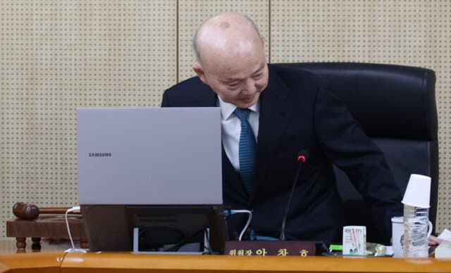 인권위 간부 "보직 발령 철회해 달라"…안창호 체제 반발 지속