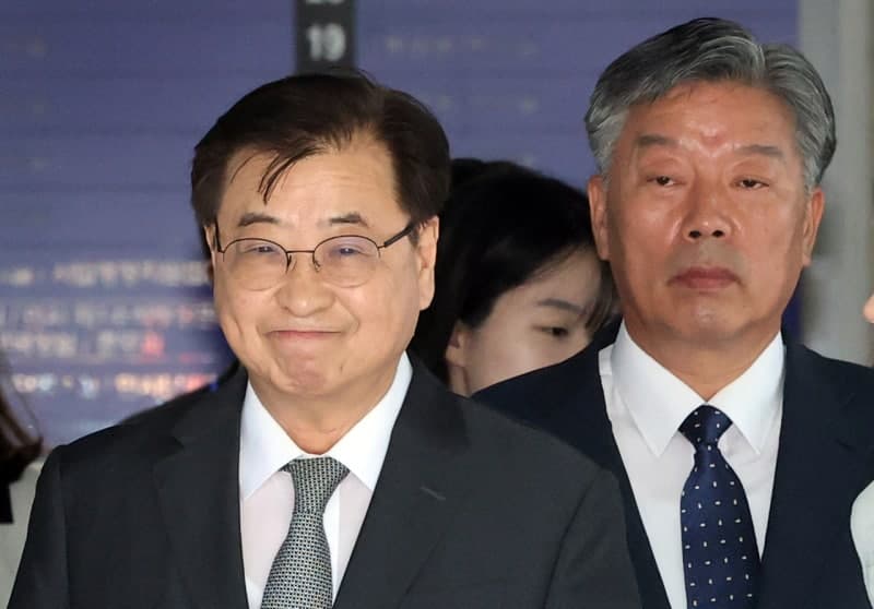 검찰, '서해 공무원 피격' 서훈·김홍희 상고 포기…무죄 확정