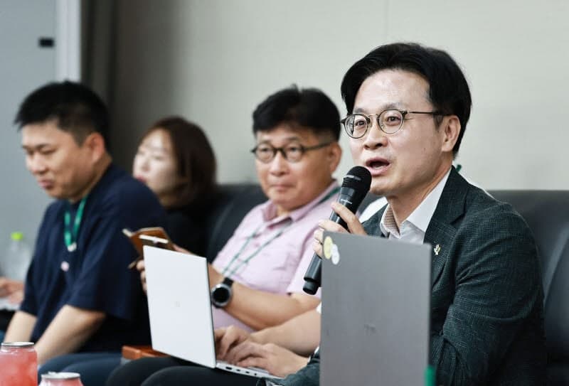 김정관 산업장관 "EU 철강 무관세 쿼터 46% 감축 저지…李대통령 성과"