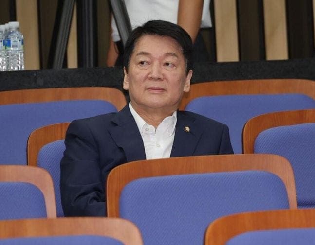 김민석 "당정 완벽 일치 필요한 시점"…정청래 사퇴 초읽기 속 당권 경쟁 본격화