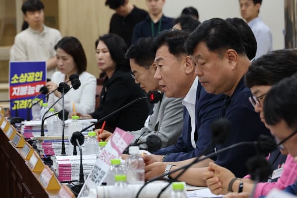 내년 최저임금 심의 본격 돌입…노동계 '시급 1만2000원' 첫 제시