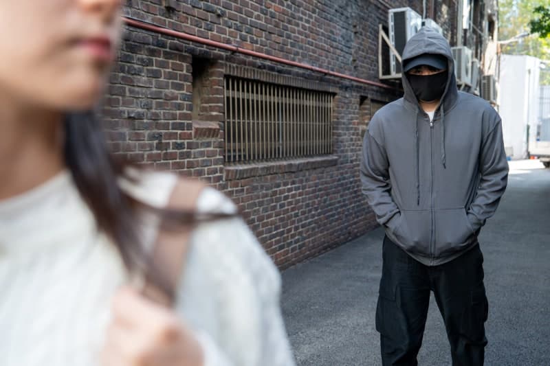 외도 의심해 내연녀 얼굴에 염산 포함 화학약품 뿌린 60대, 징역 1년 6개월 실형