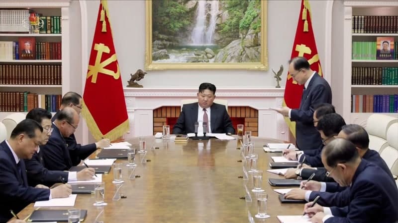 김정은, 핵무력 강화 천명…韓 '가장 적대적 국가' 규정