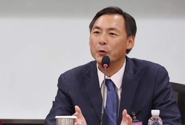 모스 탄, '李 명예훼손' 경찰 조사 불출석 논란