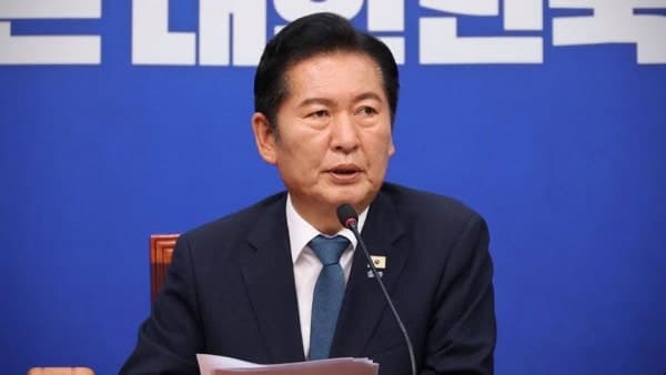 정청래, 대표직 사퇴 후 연임 도전 공식화 "이재명 대통령 끝까지 지킬 것"
