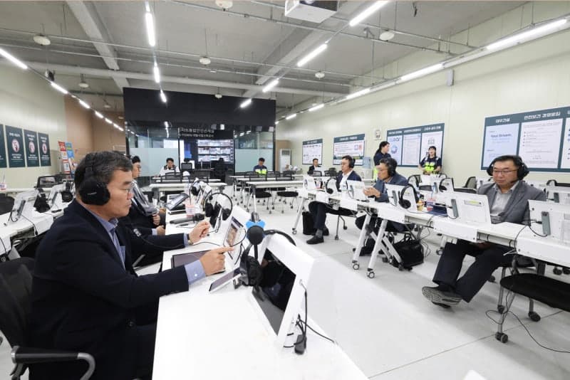 대우건설, 과천 현장서 AI 안전기술 시연…"외국인도 QR 찍으면 바로 번역"