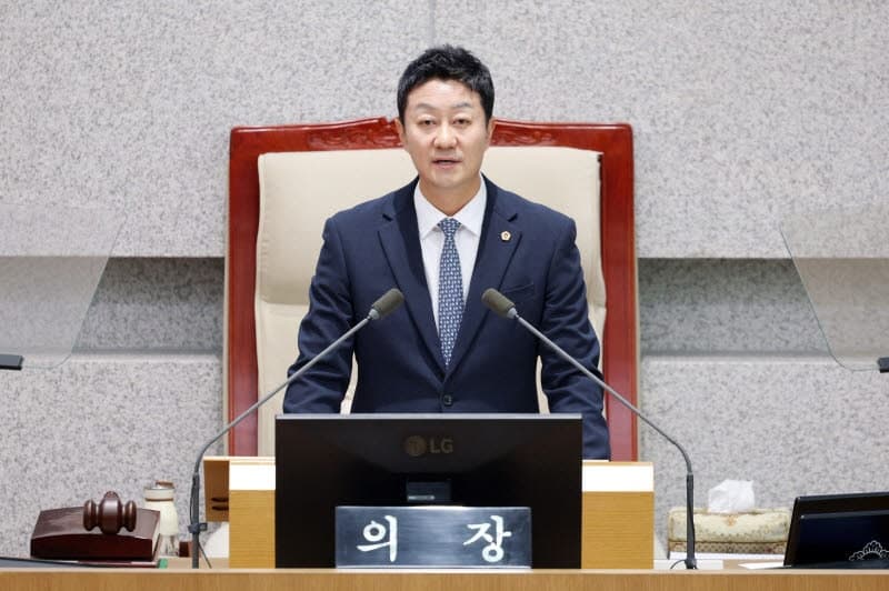 김진경 경기도의회 의장 "정치 시작이자 배움의 현장…책임 내려놓지 않을 것"