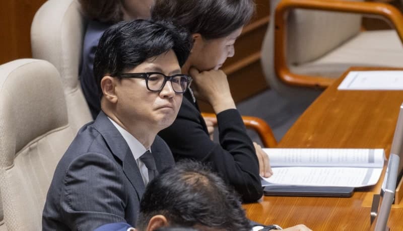한동훈 "김민석, '계엄 증거' 있다면서 왜 안 막았는지 답하라"