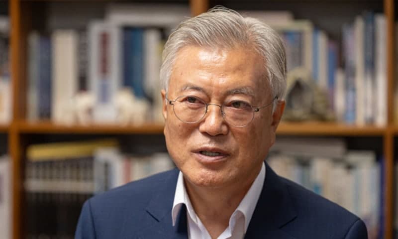 "문재인 대통령 살해하겠다" 총 사진 올린 30대, 2심서 집유 파기 실형