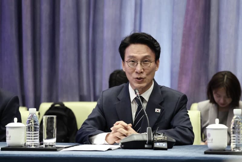 김민석 총리, 中 출장서 태극기 거꾸로 달아 "국가적 망신" 맹공