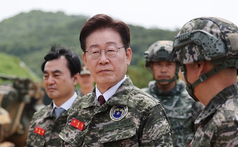 이재명, 연평부대서 '첨단강군·모병제' 강조 및 장병 복지 개선 약속