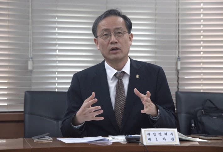 정부 "IMD 평가 참고해 기업하기 좋은 환경 조성…성장 과실 국민 체감 변화로"