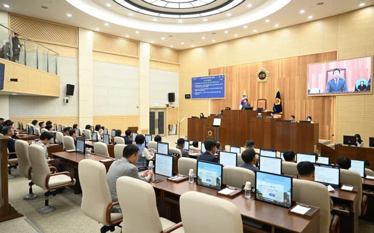 세종시의회 전반기 원구성 마무리…안신일 의장 후보 확정